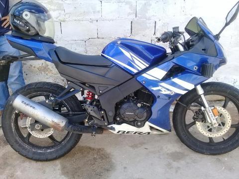 Vendo R1 Bera 200cc. con Leed Y Cascos
