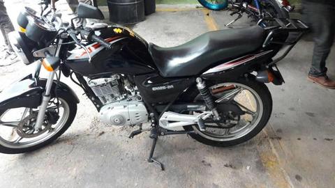 se vende moto SUZUKI año 2011 en optimas condiciones