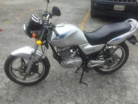 Moto En125 Suzuky