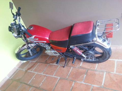 Vendo Moto Suzuki Solo Le Falta Bateria