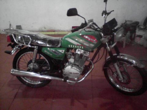 MOTO DE CARO