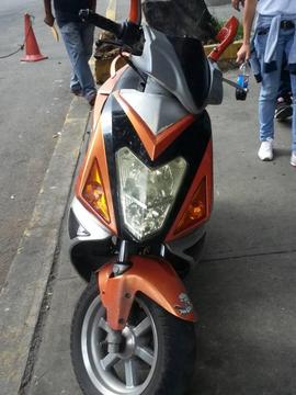 vendo moto automatica 150cc scooter