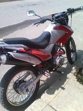 vendo moto por motivo de viaje