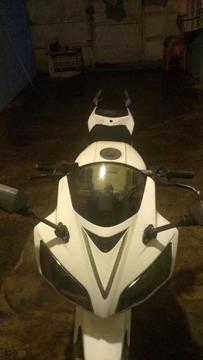 R1 200cc Excelente Bera 2014