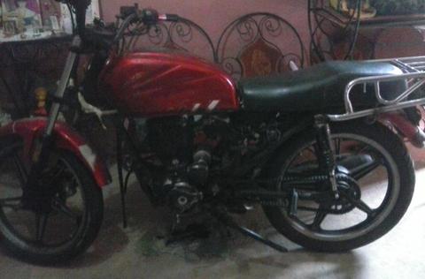 Se vende moto bera