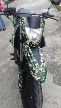 vendo o se cambia por carro, moto TX año 2011 motor 200cc doy diferencia