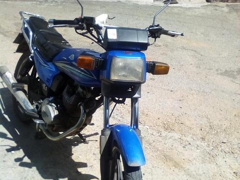 Vendo Moto Barata 5500