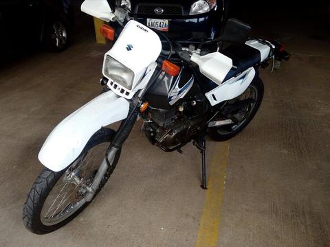 Suzuki 200 Se Vende O Cambia Titulo