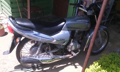 vendo moto fredoon