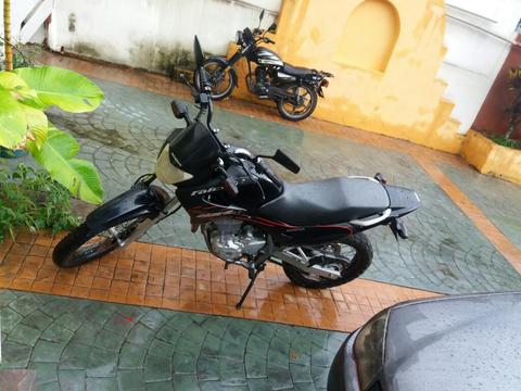 Vendo O Cambio Honda Falcon 900$