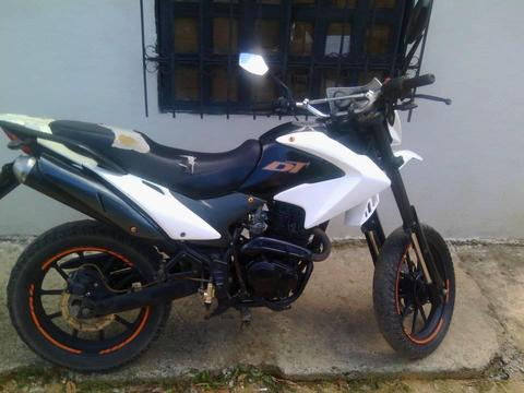 VENDO BERA DT200 ENDURO TOTALEMENTE OPERATIVA