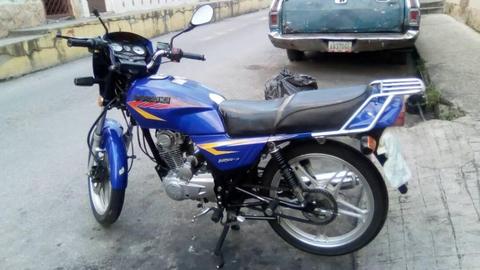 se vende moto hj