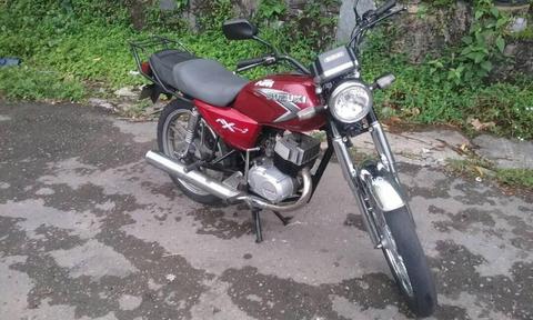 Moto Ax100 suzuki año 2009 ROJO