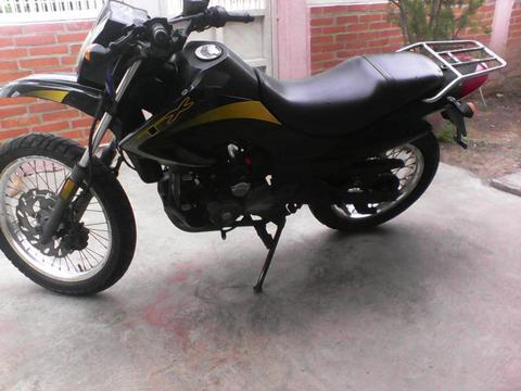 Moto Tx 200 año 2011