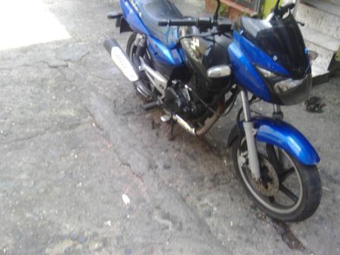 vendo mi pulsar fina y barata leer abajo