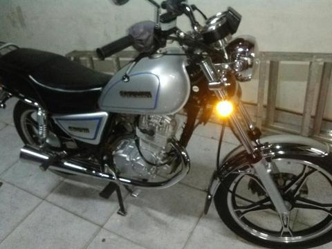 Moto Suziki Como Nueva