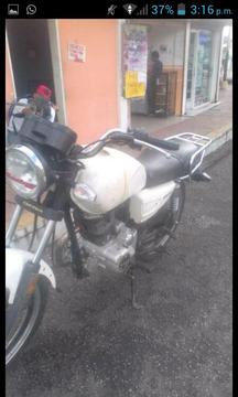 Moto bera 200 activa en todo