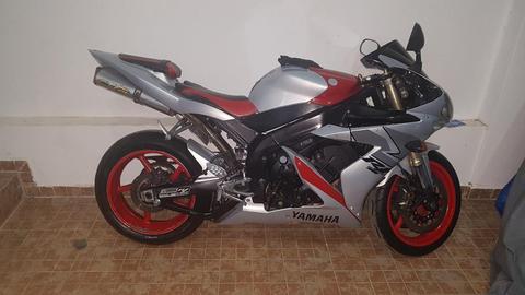 Yamaha R1 2004