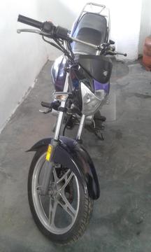 se vende moto 2013