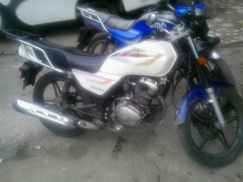 Moto Hj 150 perfecto estado