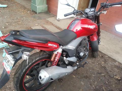 VENDO MOTO RKV Y TX