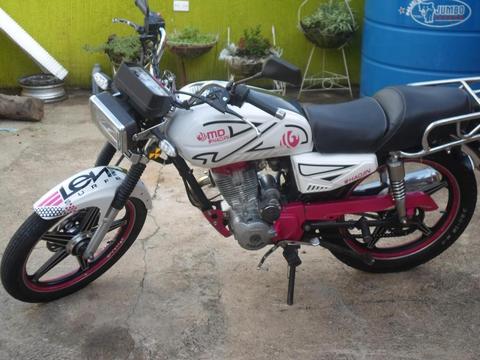 se vende moto MD muy cuidada 04245804156