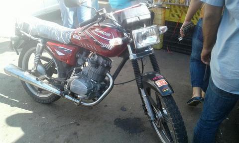 Moto Md Aguila