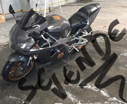 Moto Honda Cbr 954