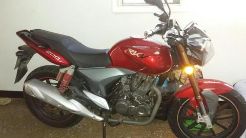 Vendo Moto Rkv 200 Empire