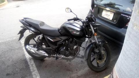 vendo moto por motivo de viaje