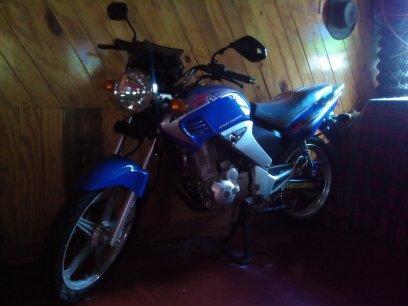 vendo moto BERA 200 BRZ