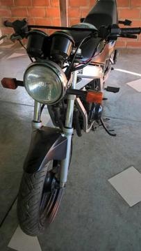 Moto Suzuki Gs 500cc Año 2000