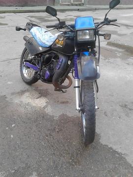 MOTO SUZUKI