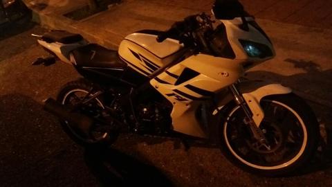 Vendo Moto R1 Bera