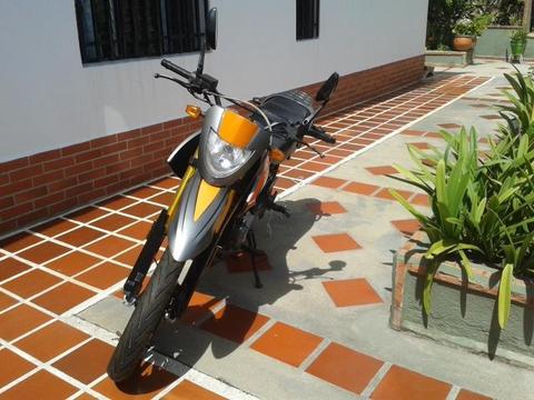 SE VENDE MOTO TX