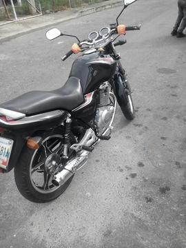 Moto Suzuki Año 2011 04247238918