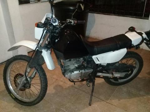 Suzuki Dr200