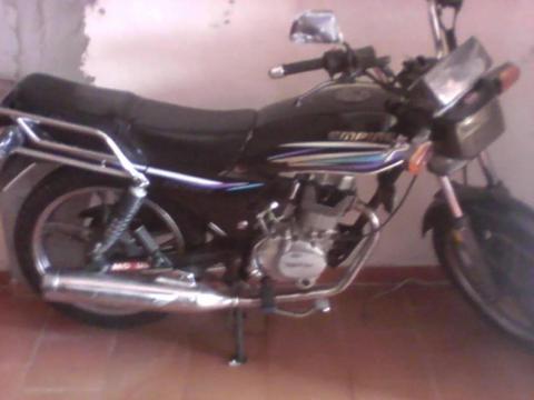 aprovechen moto a buen precio el dolar esta subiendo y las moto tambin