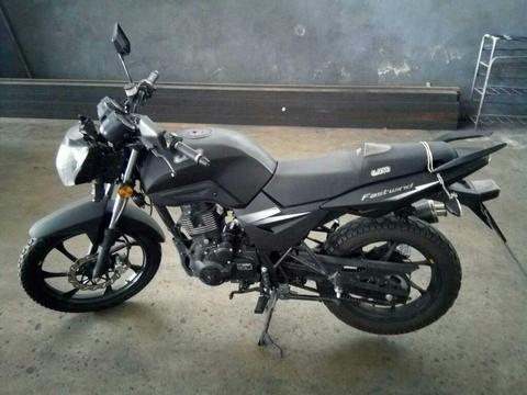 Se Vende Um Fastwind 200