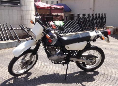 Suzuki Dr200