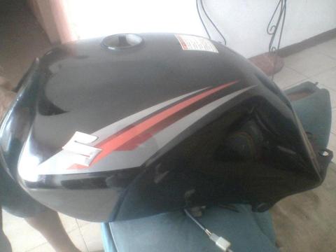 VENDO TANQUE SUZUKI 125 EN NEGOCIABLE