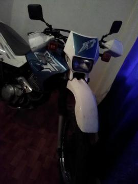 vendo moto YAMAHA XT 600