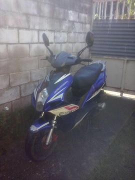 Vendo moto NEW RUNNER 2014