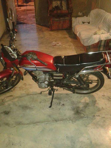 vendo mi moto horse 2012