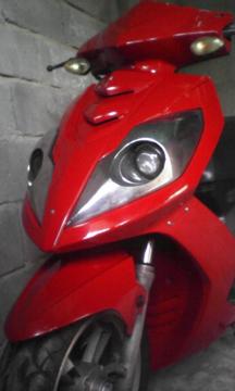 VENDO MOTO UM MATRIX 2008