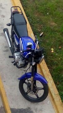 Vendo moto bera 2012