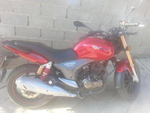 vendo moto rkv 2013