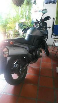 Moto Vestrom Año 2012 Suzuki