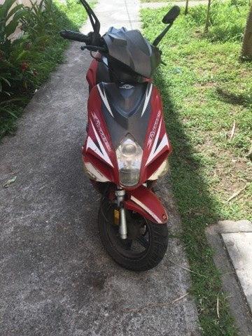 se vende moto runner 2013