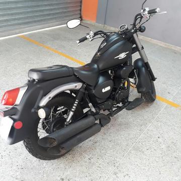 Um Renegade 230cc